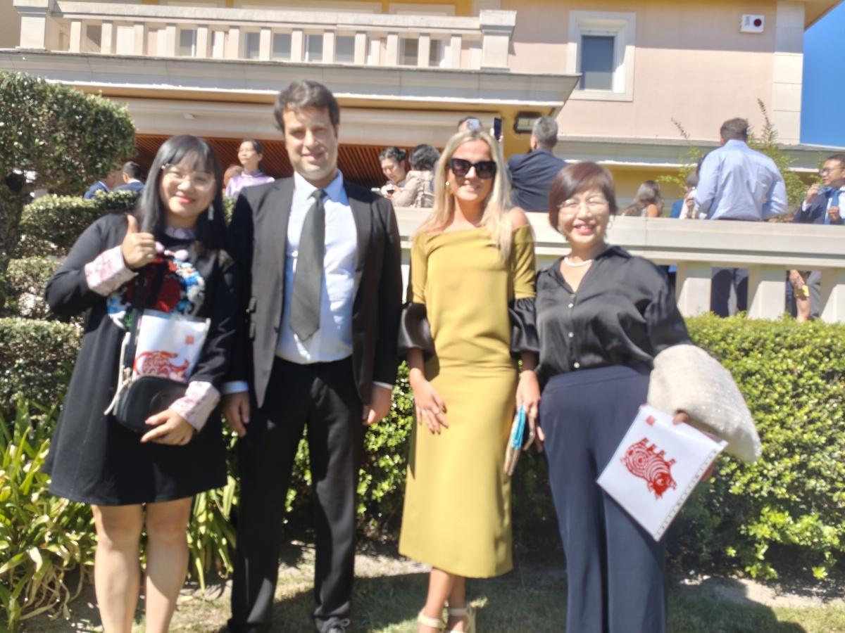 Celebramos el 76.º aniversario de la República Popular China y el comienzo de la Semana Dorada Celebramos el 76.º aniversario de la República Popular China y el comienzo de la Semana Dorada