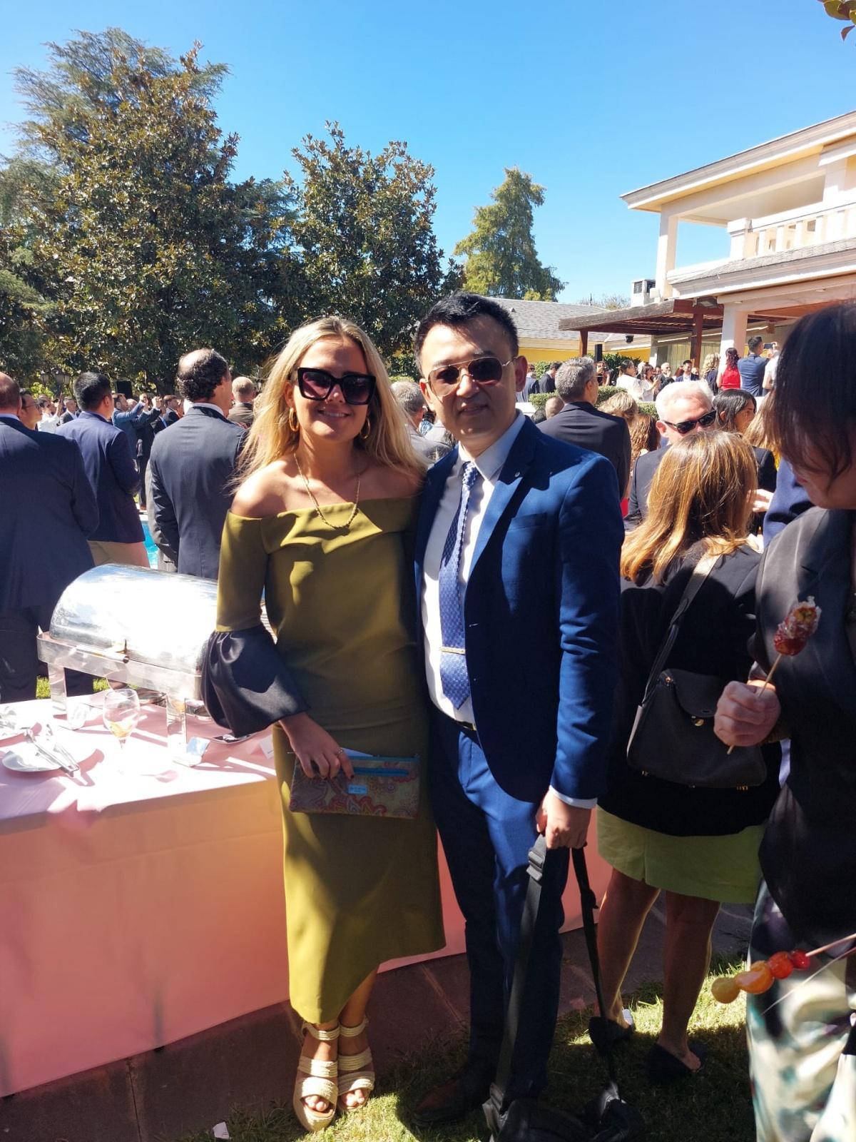 Celebramos el 76.º aniversario de la República Popular China y el comienzo de la Semana Dorada Celebramos el 76.º aniversario de la República Popular China y el comienzo de la Semana Dorada