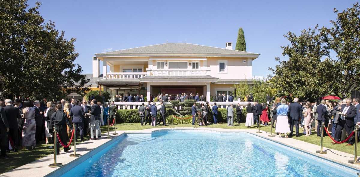 Celebramos el 76.º aniversario de la República Popular China y el comienzo de la Semana Dorada Celebramos el 76.º aniversario de la República Popular China y el comienzo de la Semana Dorada