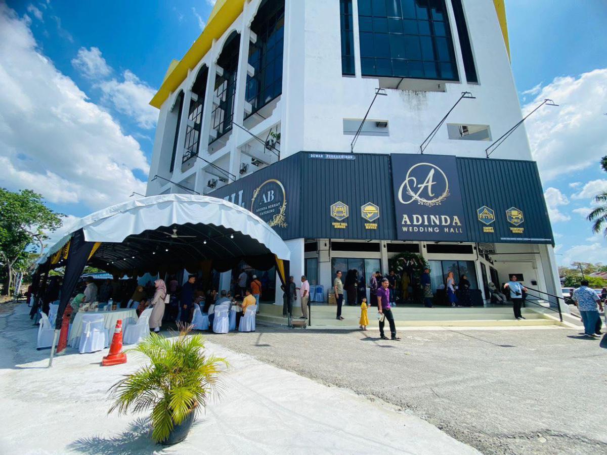 ADINDA WEDDING HALL (DEWAN PERKAHWINAN)