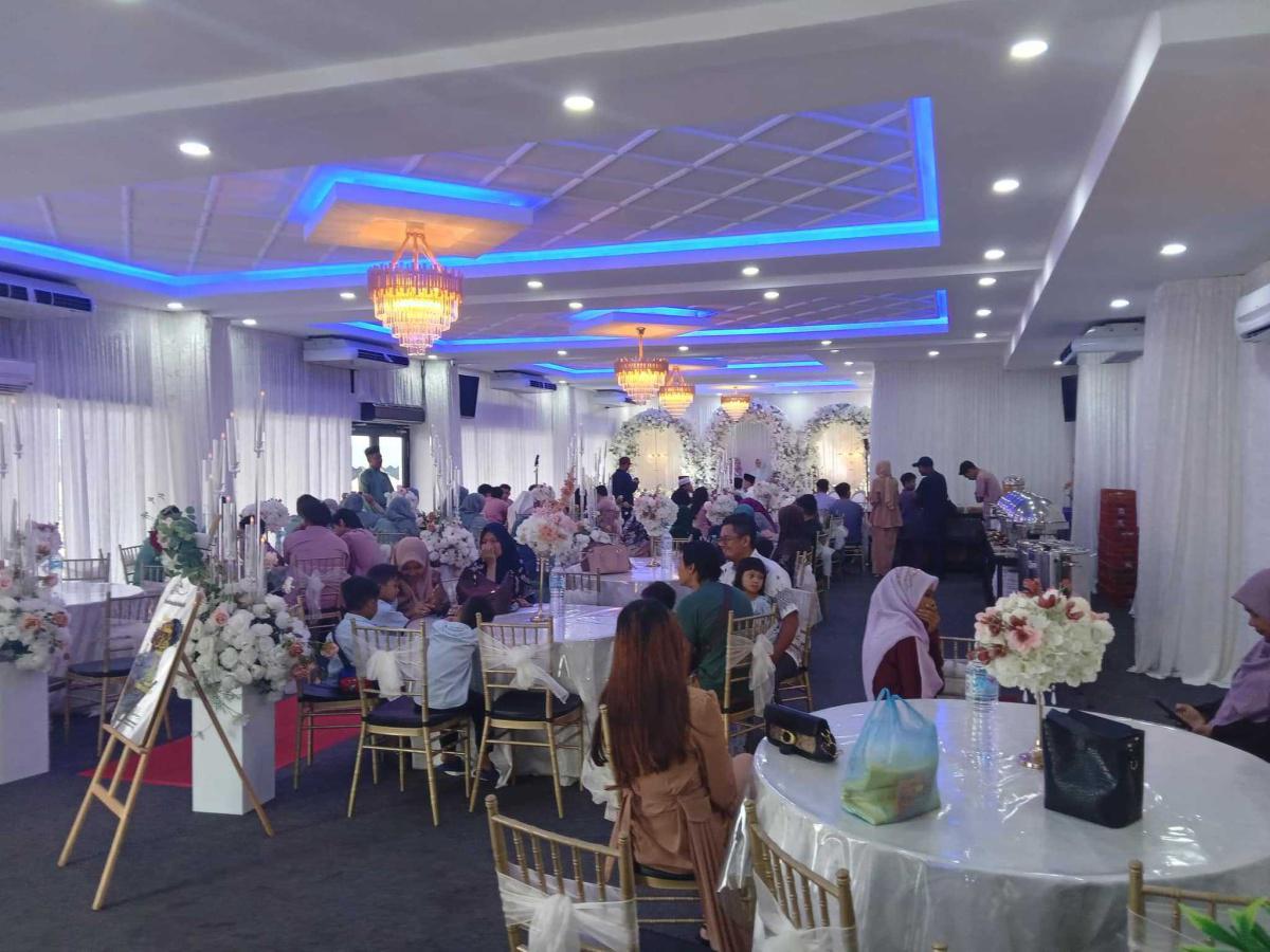 ADINDA WEDDING HALL (DEWAN PERKAHWINAN)