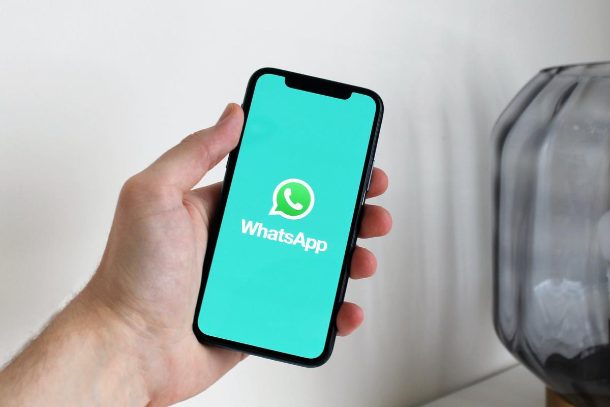 Utiliser WhatsApp pour le travail ? Une pratique qui nuit à l’équilibre entre vie pro et vie perso Utiliser WhatsApp pour le travail ? Une pratique qui nuit à l’équilibre entre vie pro et vie perso