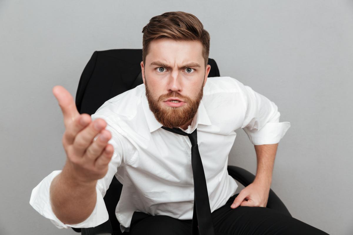 Le management brutal est-il une cause de licenciement?