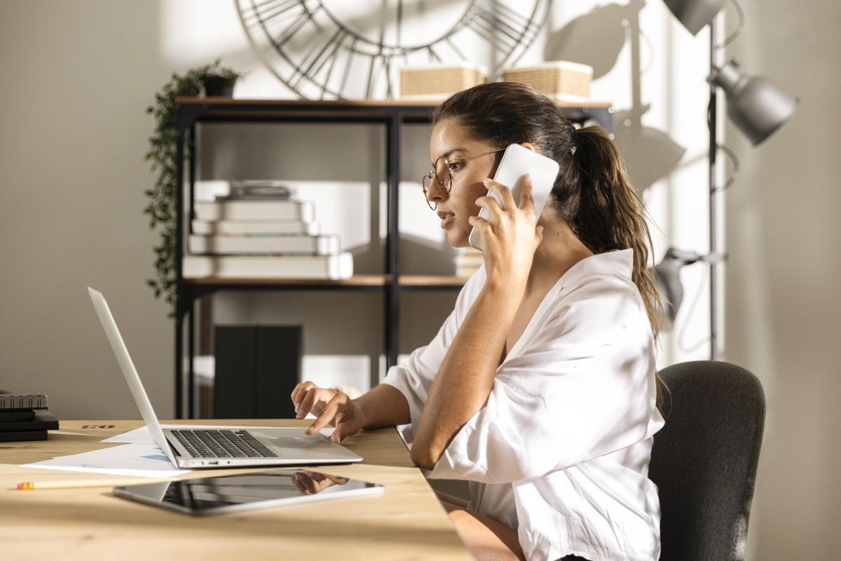 Le télétravail rend-il plus heureux ? Une enquête révèle les impacts sur le bien-être des employés Le télétravail rend-il plus heureux ? Une enquête révèle les impacts sur le bien-être des employés
