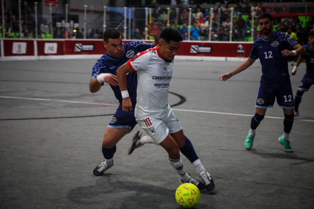 AVANZA SAVAGE INVICTO; DERROTÓ 12-4 AL TEXAS OUTLAWS AVANZA SAVAGE INVICTO; DERROTÓ 12-4 AL TEXAS OUTLAWS