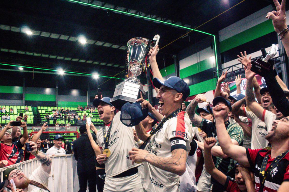 EL SAVAGE ES BICAMPEON EL SAVAGE ES BICAMPEON