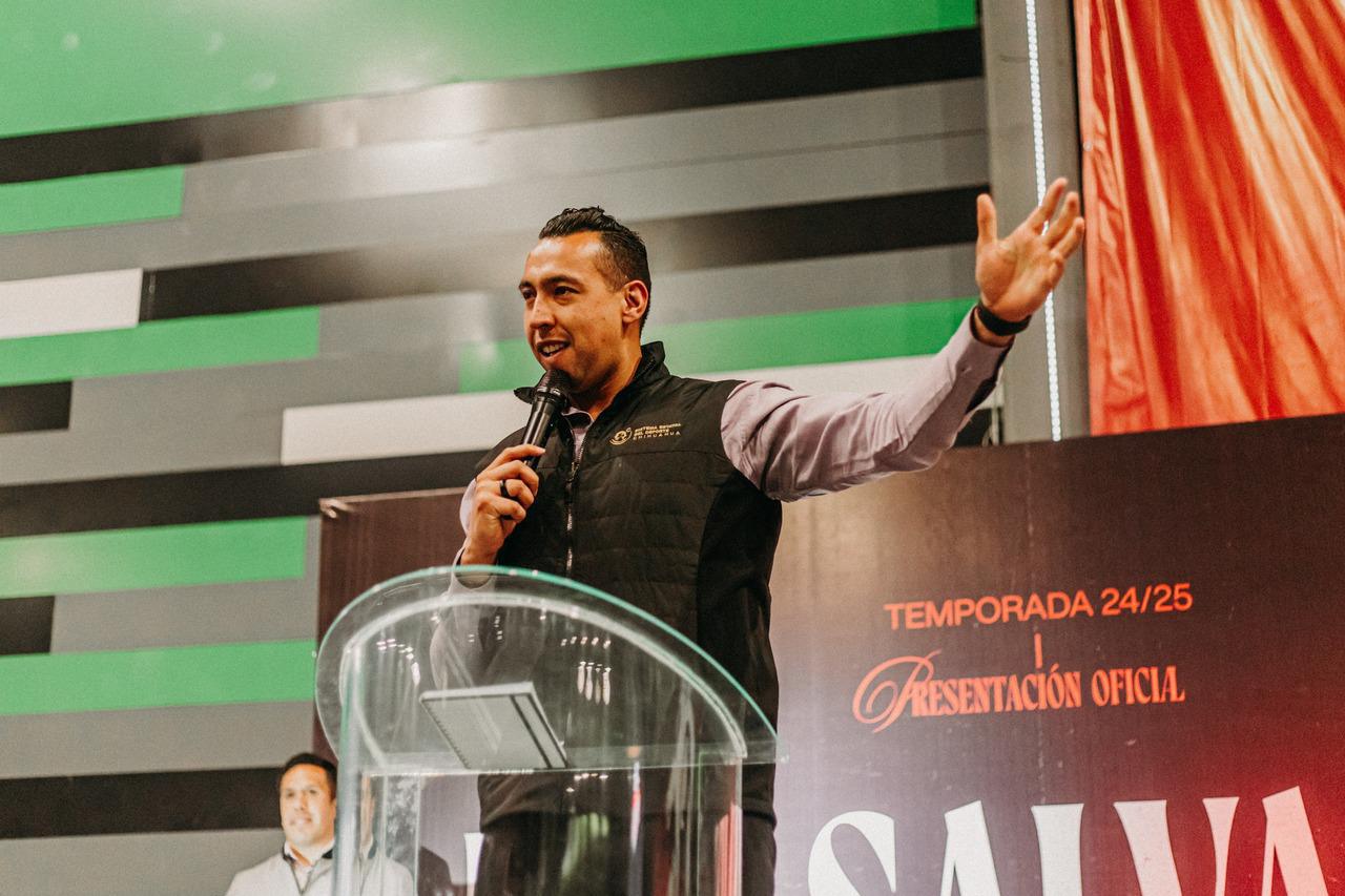 presentación del nuevo uniforme