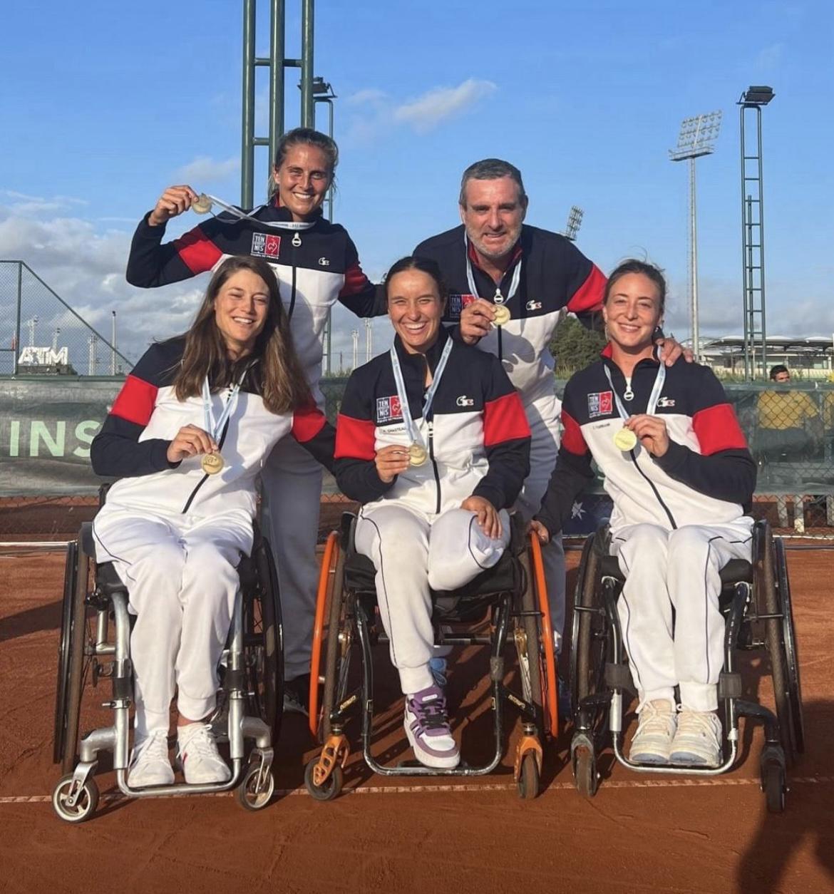 Championnats du Monde par équipes : Pauline et Charlotte médaillées de Bronze avec l'équipe de France Tennis Fauteuil😜👏🏼👌🥳 