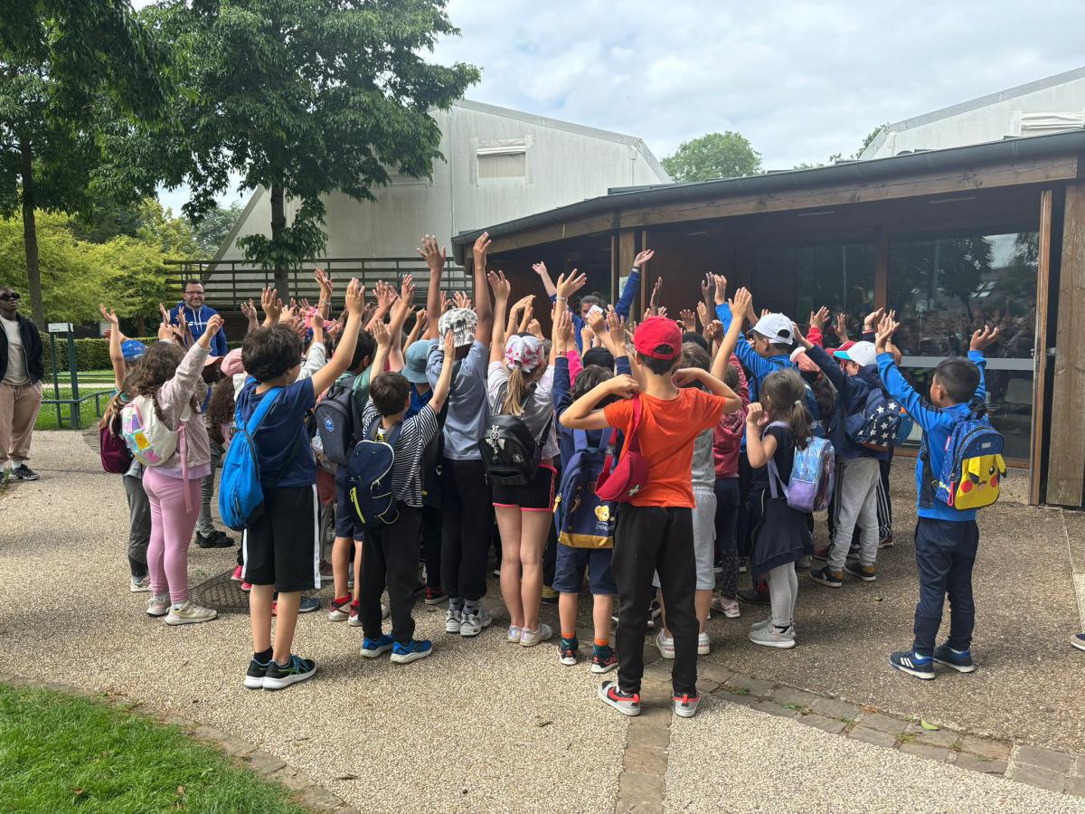 De la cour aux courts : traditionnelle fête du Tennis à l'école😋🥳 De la cour aux courts : traditionnelle fête du Tennis à l'école😋🥳