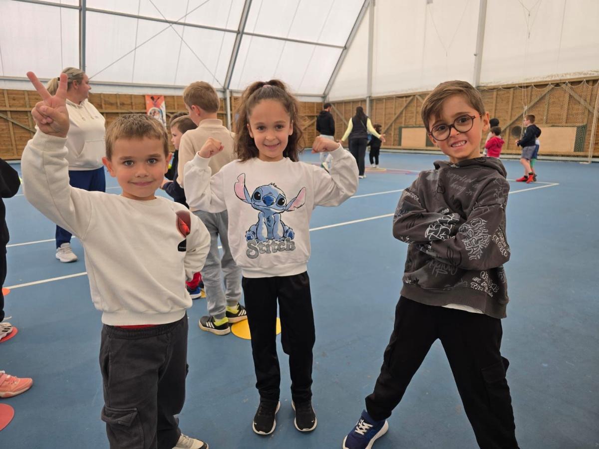 Et pendant ce temps, les plus jeunes avaient Olympiades Mini Tennis😎🥳‼️