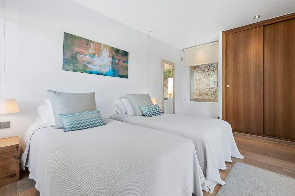 Villa Dela Villa Dela