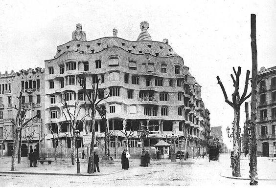 The construction (1906-1912)