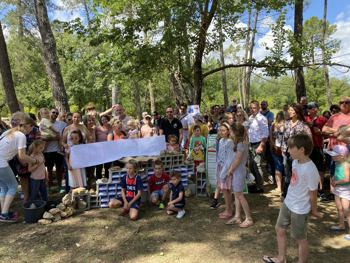 Pays de Fayence : 200 parents d'élèves manifestent pour l'ouverture d'un lycée Pays de Fayence : 200 parents d'élèves manifestent pour l'ouverture d'un lycée