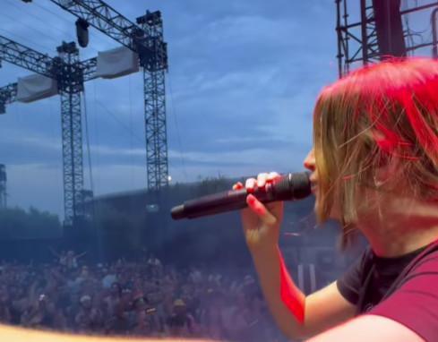 Adèle Castillon aux Plages Electroniques "une vibe très familiale, vacances, sans pression" Adèle Castillon aux Plages Electroniques "une vibe très familiale, vacances, sans pression"