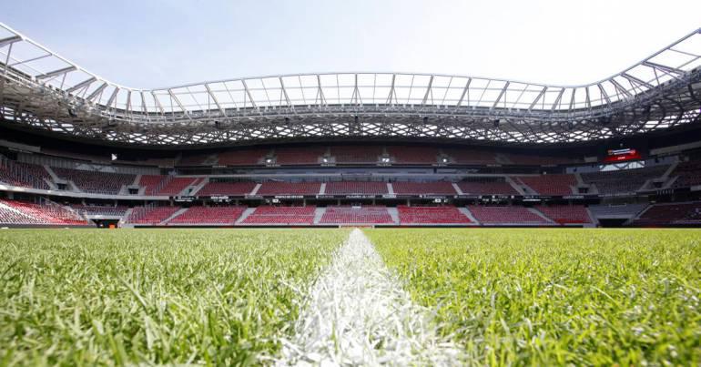Ligue 1 : brulée, la pelouse de l'Allianz Riviera inquiète