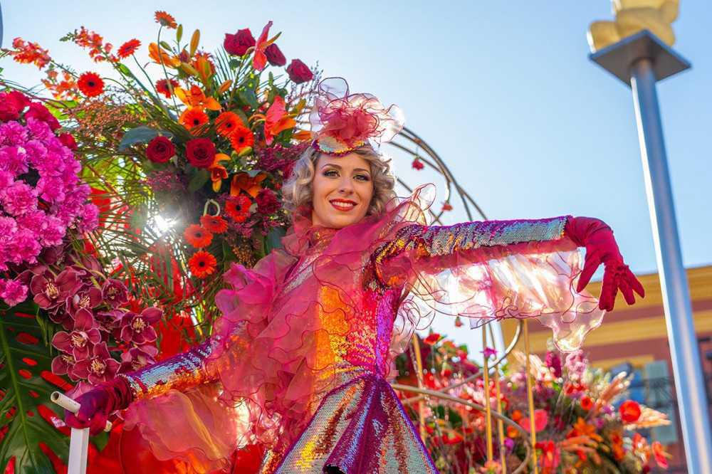 Nice : lancement de la première bataille de fleurs du Carnaval 2025