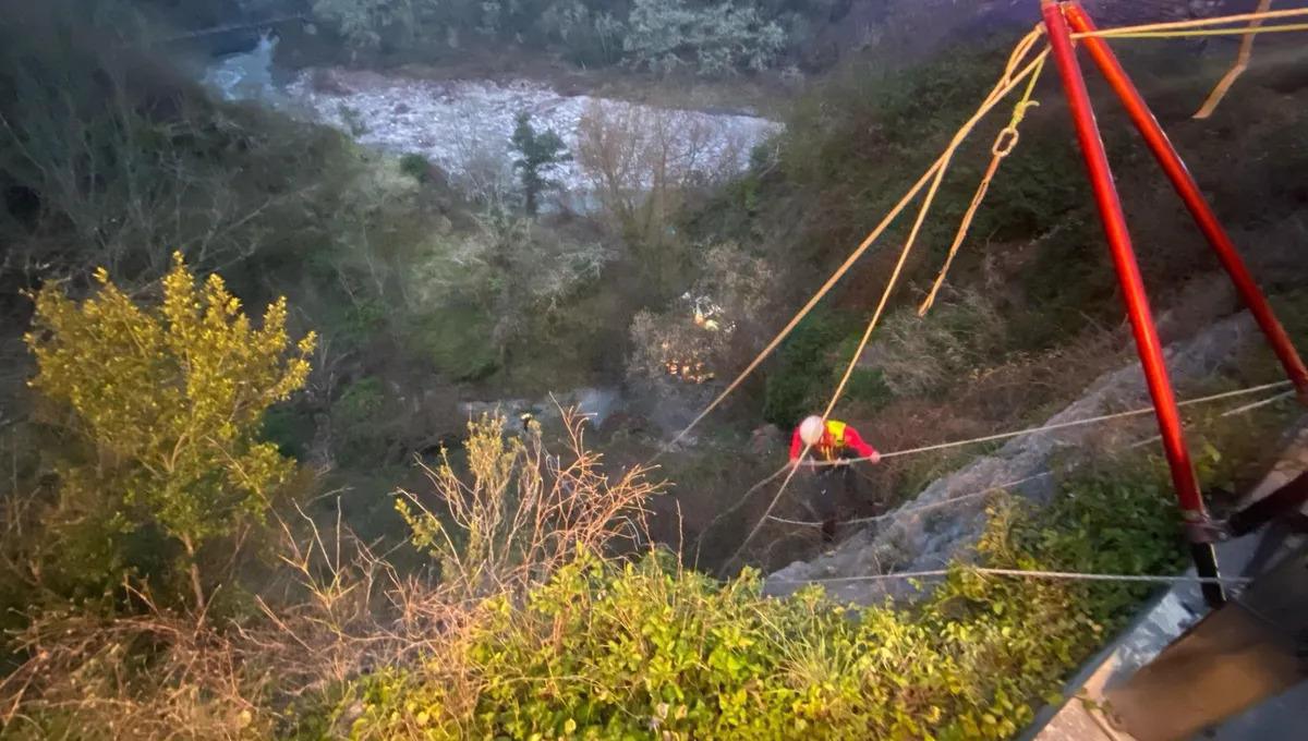 Accident à Utelle : une voiture chute dans un ravin, un jeune homme tué, trois autres blessés