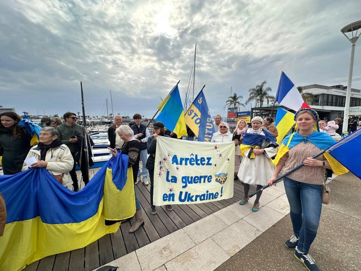 Trois ans de guerre en Ukraine : 700 personnes rassemblées à Nice, un appel à la solidarité à Marseille