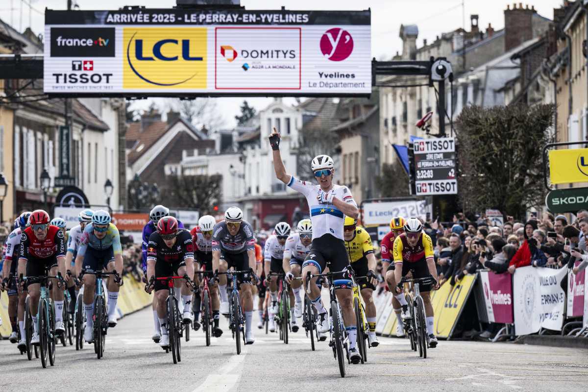 Tim Merlier s’impose sur la première étape de Paris-Nice Tim Merlier s’impose sur la première étape de Paris-Nice
