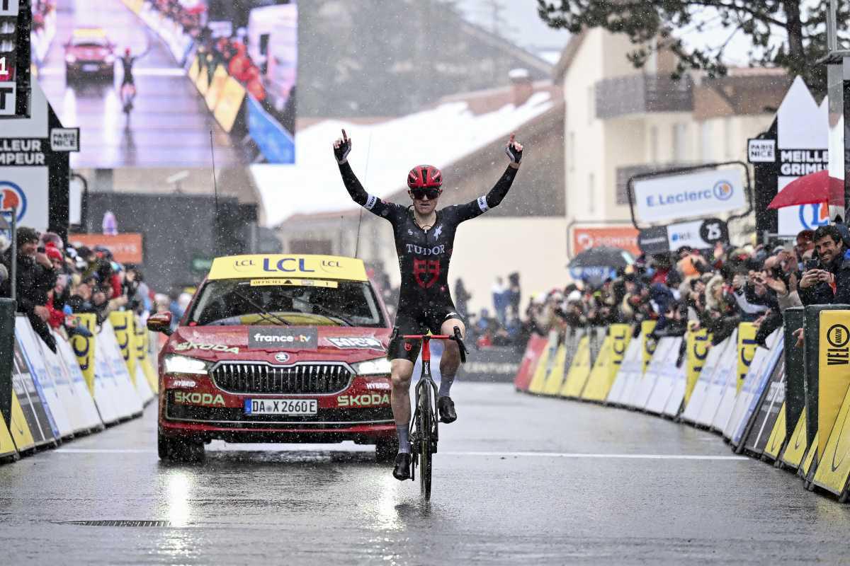 Paris-Nice : Michael Storer triomphe en solitaire sur les hauteurs d’Auron