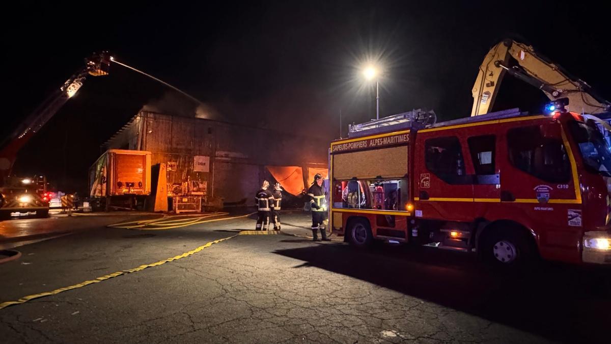 Violent incendie dans un entrepôt à Villeneuve-Loubet : les pompiers en action toute la nuit