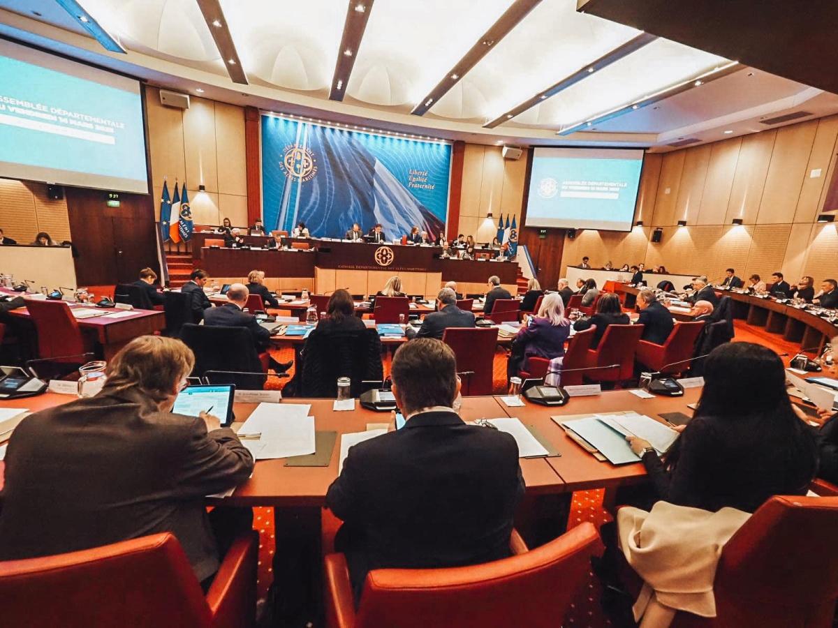 Le conseil départemental des Alpes-Maritimes prévoit 54 millions d'euros d'économies pour 2025