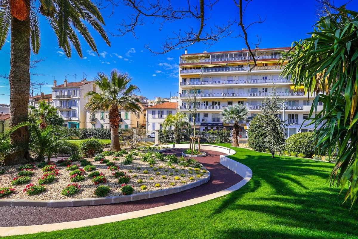 Cannes inaugure le square Colonel Arnaud Beltrame, en hommage au héros de Trèbes