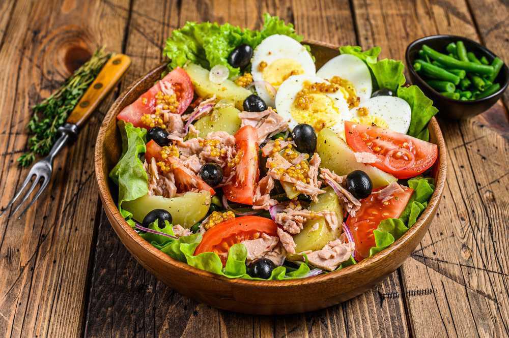 Quatre nouvelles étoiles pour la Côte d’Azur, la salade niçoise brille aussi