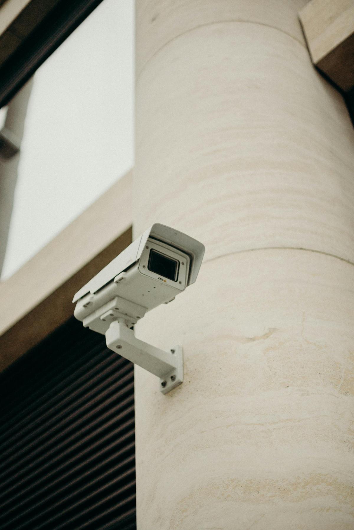 Des caméras de surveillance dans les halls des HLM de Nice 