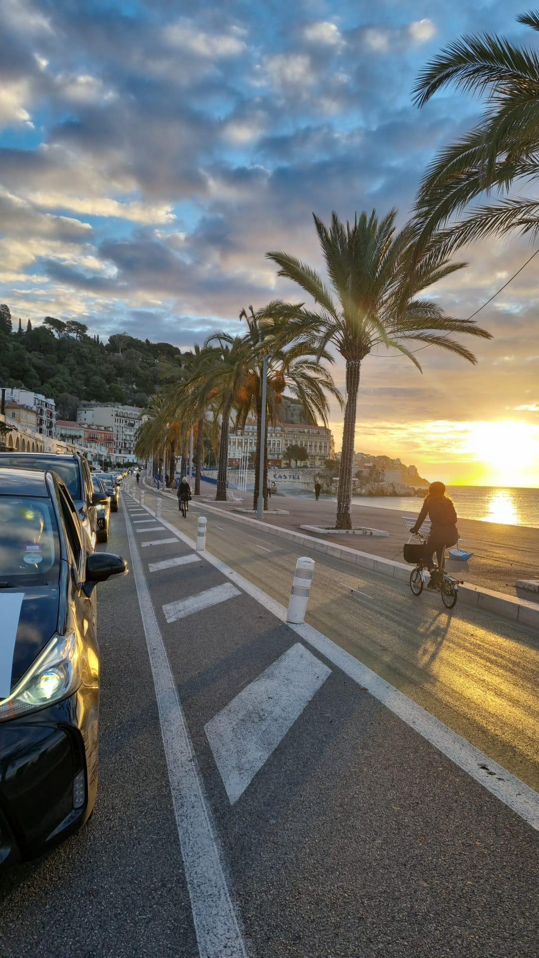Les VTC mobilisés à Nice pour réclamer un meilleur encadrement de leur profession