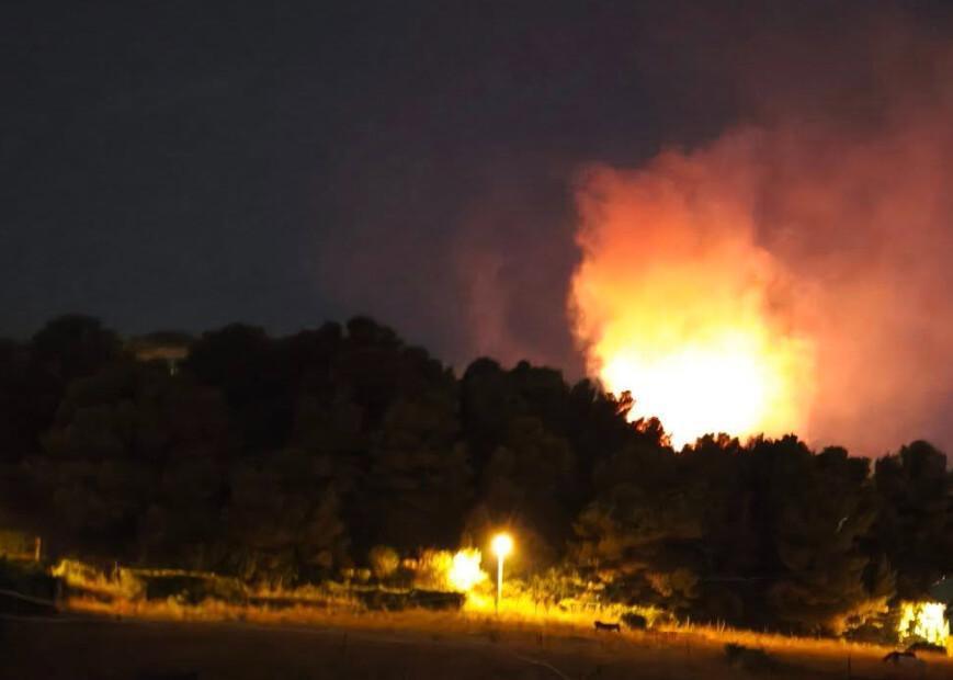 Feu de broussailles à Saint-Laurent-du-Var : 2000 m² brûlés près des habitations