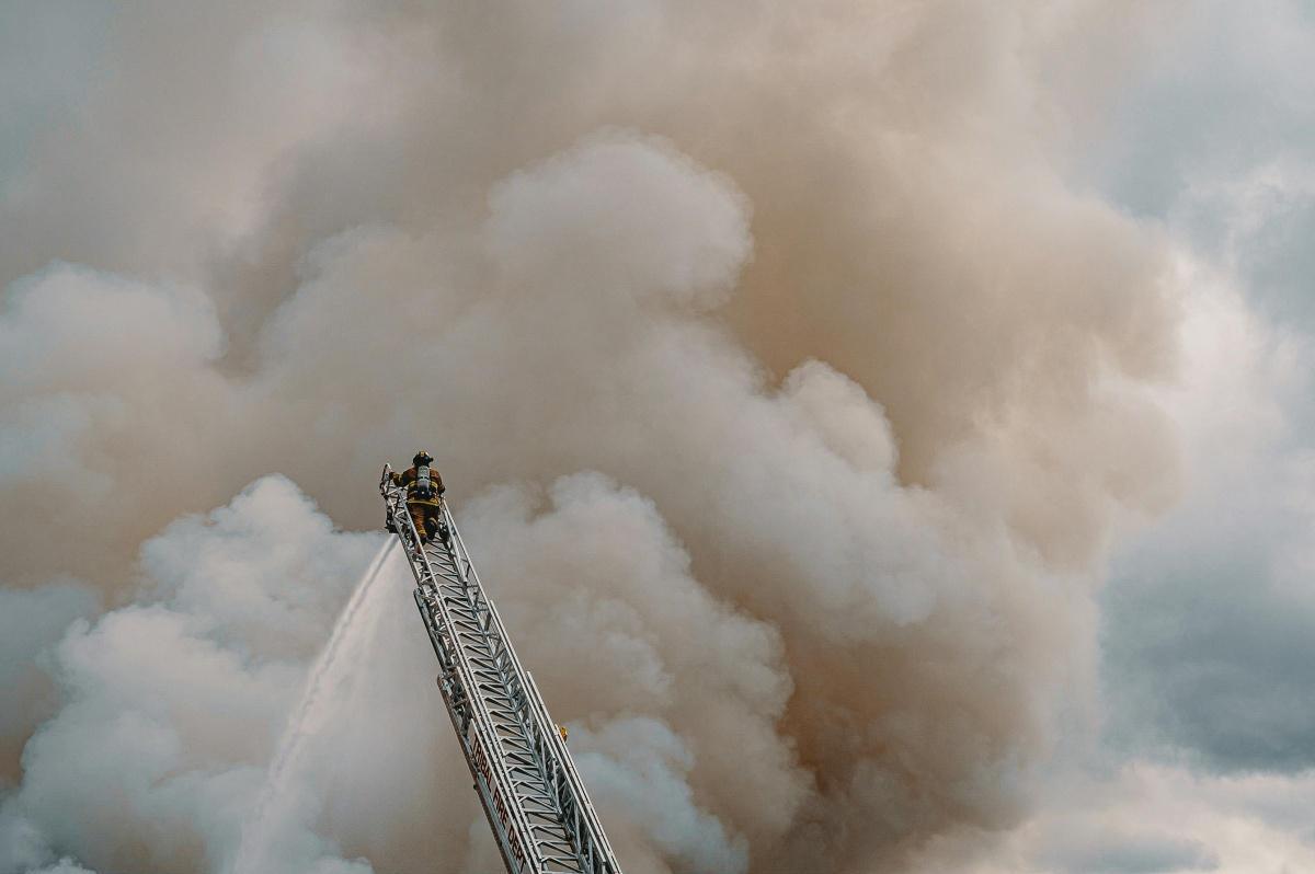 Feu aux portes de Marseille : 130 pompiers du Var et des Alpes-Maritimes envoyés en renfort