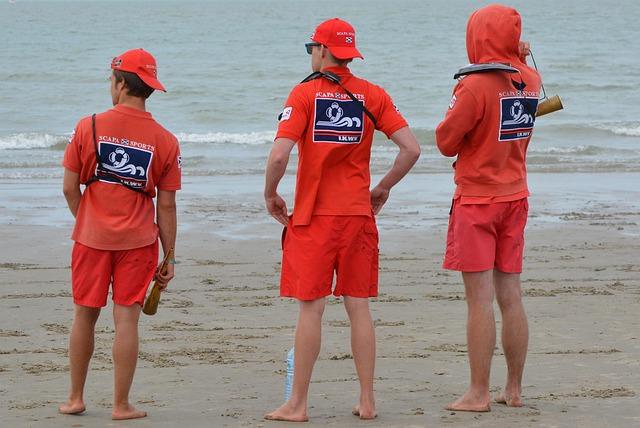 Deux sauveteurs agressés sur une plage à Nice Deux sauveteurs agressés sur une plage à Nice