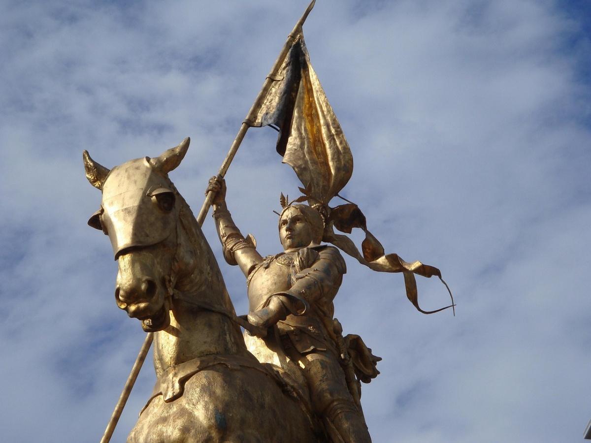 La statue Jeanne d'Arc finalement sauvée par la justice à Nice La statue Jeanne d'Arc finalement sauvée par la justice à Nice