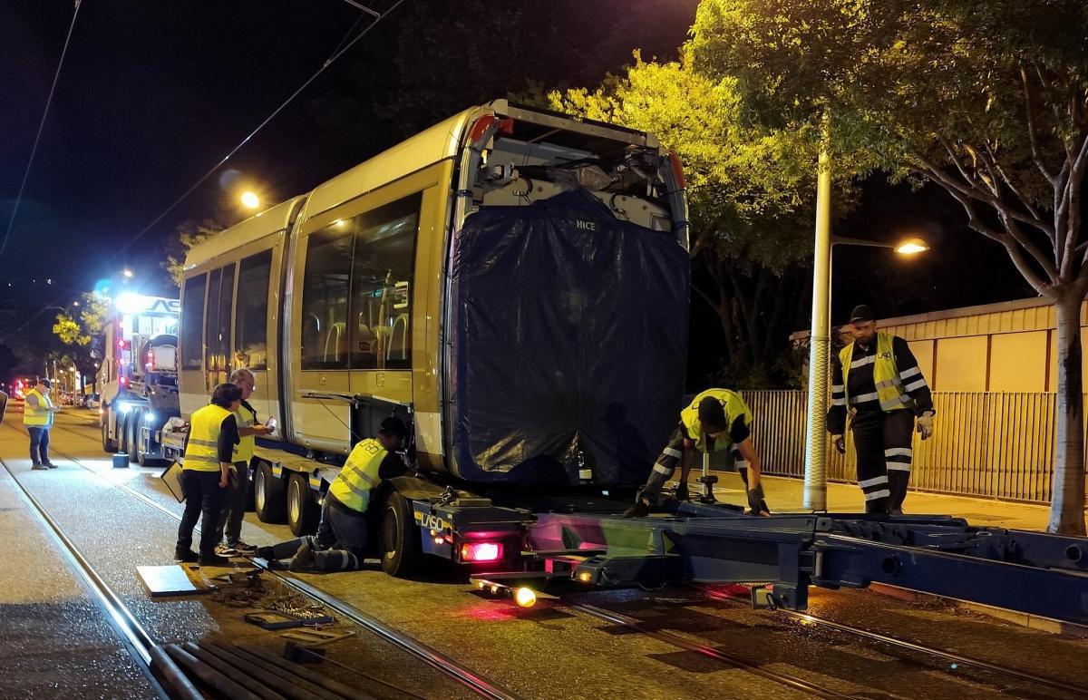 Nice : la première rame rallongée de la ligne 1 du tramway a été livrée cette nuit Nice : la première rame rallongée de la ligne 1 du tramway a été livrée cette nuit