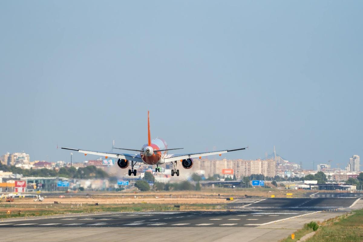 Aéroport de Cannes-Mandelieu: des mesures pour réduire les nuisances sonores 