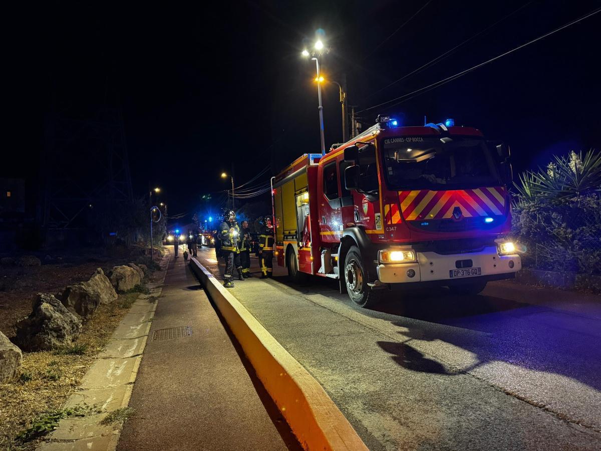 Trois blessés dans un accident impliquant deux motos et une voiture à Saint-Paul-de-Vence