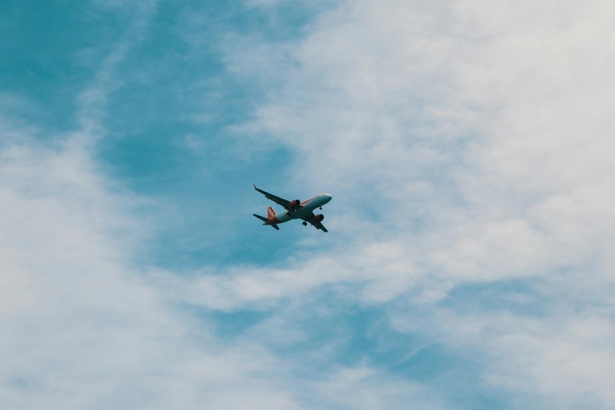 Antibes : une pétition contre le vacarme des avions de Nice
