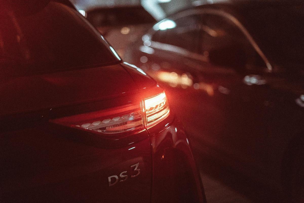 Stellantis rappelle plusieurs modèles de voitures pour risques d’incendie Stellantis rappelle plusieurs modèles de voitures pour risques d’incendie