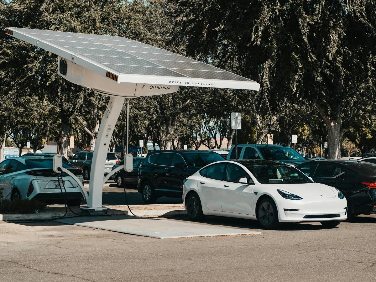 La mobilité électrique en plein développement dans les Alpes-Maritimes