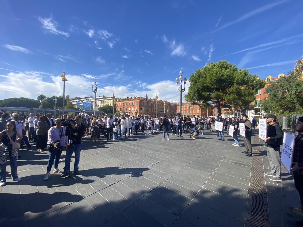 Nice : hommage émouvant après la fusillade des Moulins Nice : hommage émouvant après la fusillade des Moulins