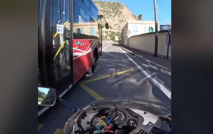 Un motard dénonce une conduite dangereuse d’un bus Lignes d’Azur : la direction condamne Un motard dénonce une conduite dangereuse d’un bus Lignes d’Azur : la direction condamne