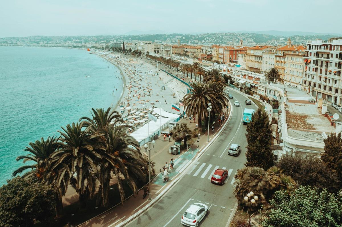 ​Nice : une plage emblématique de la Promenade des Anglais devant la justice