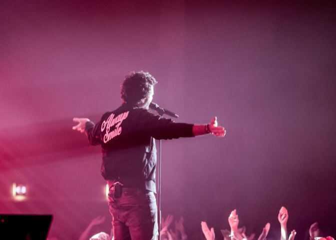 Concert d’Amir à Nice : polémique et appels au boycott