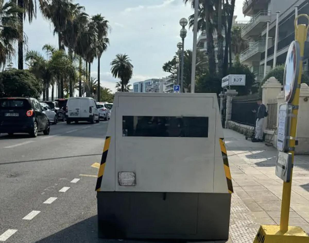 Nice : le radar de chantier revient à Magnan sur la Promenade des Anglais Nice : le radar de chantier revient à Magnan sur la Promenade des Anglais