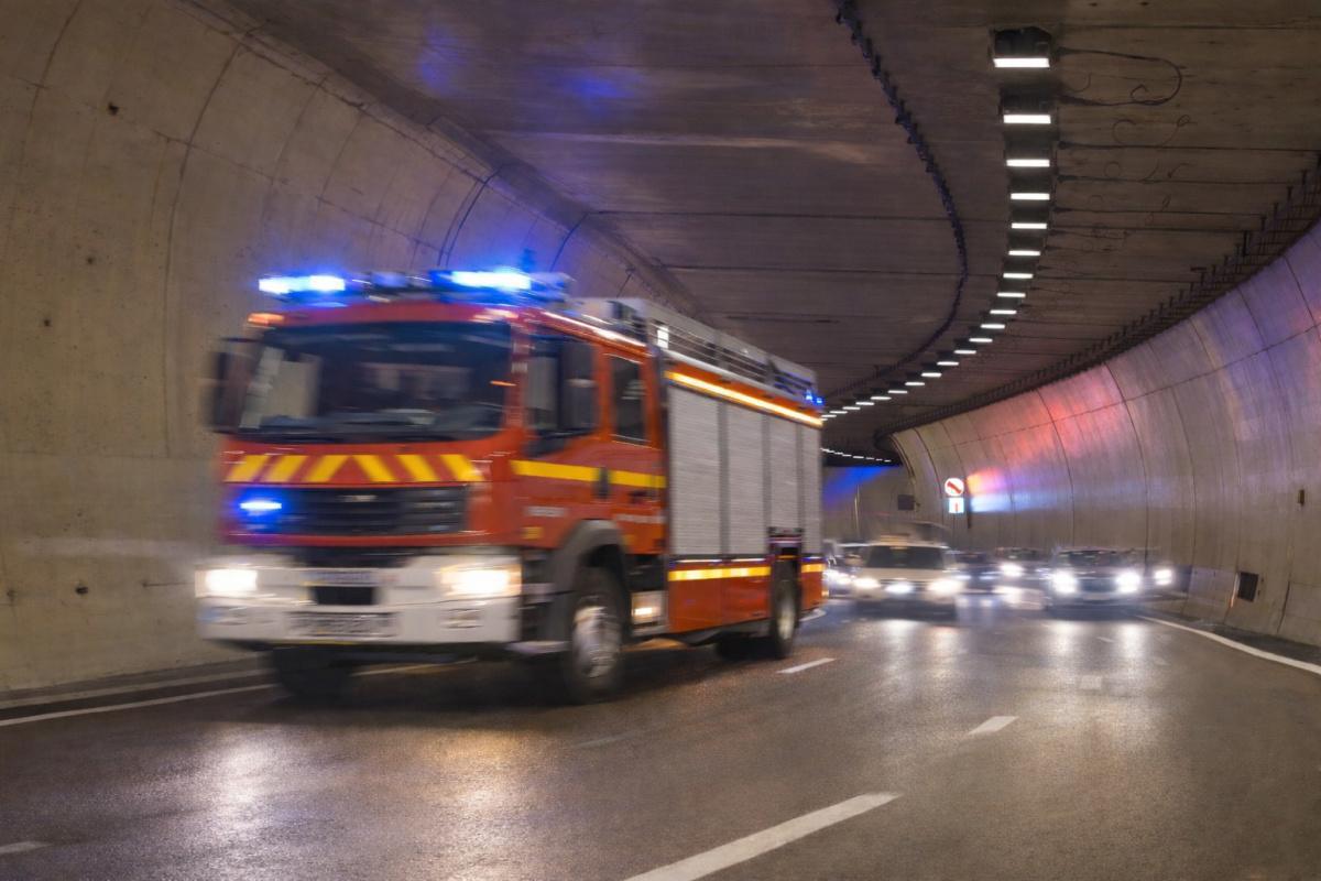 Accident dans le tunnel de Toulon : circulation coupée ce matin en direction de Marseille Accident dans le tunnel de Toulon : circulation coupée ce matin en direction de Marseille
