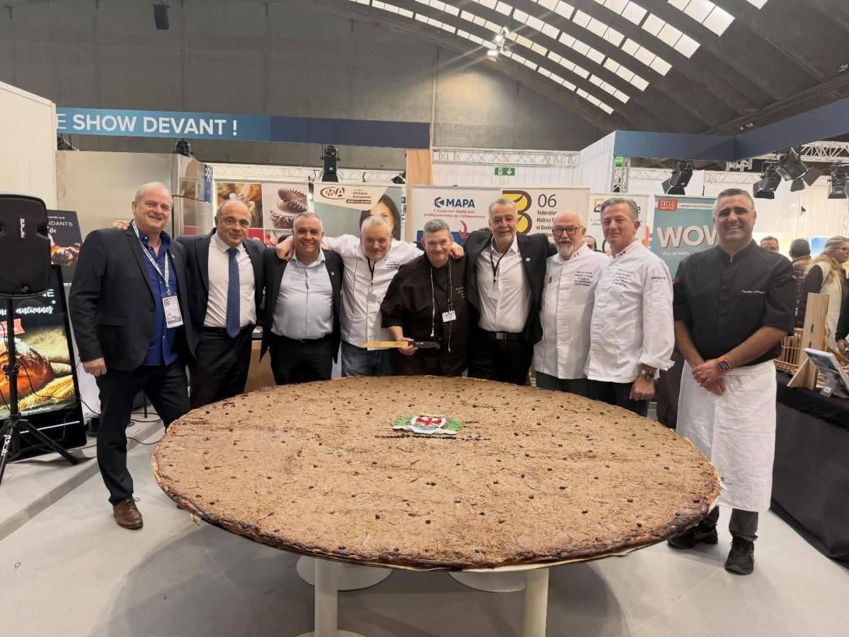 Nice décroche un record du monde avec une pissaladière géante au salon Agecotel