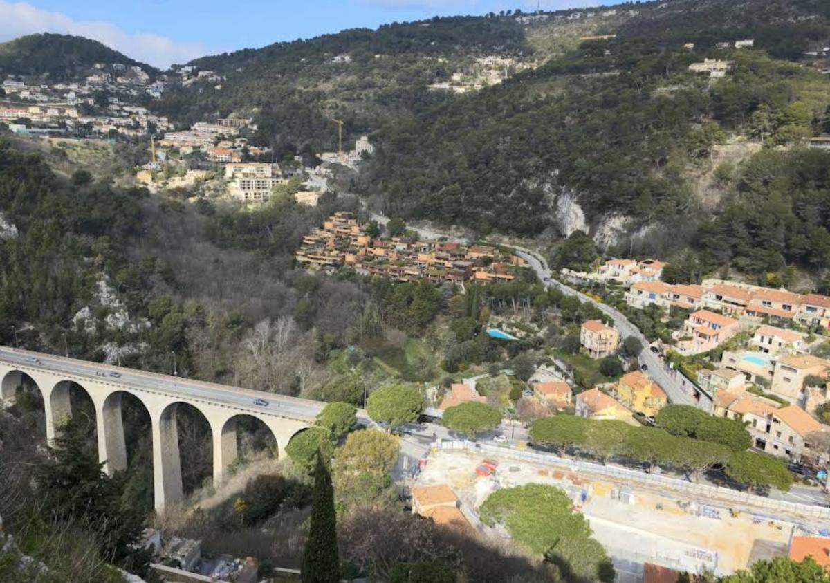 Voyage scolaire : une lycéenne de Nevers chute de 20 mètres près de Nice