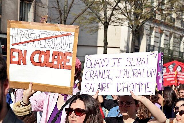 À Toulon, 500 personnes dans la rue pour les droits des femmes À Toulon, 500 personnes dans la rue pour les droits des femmes