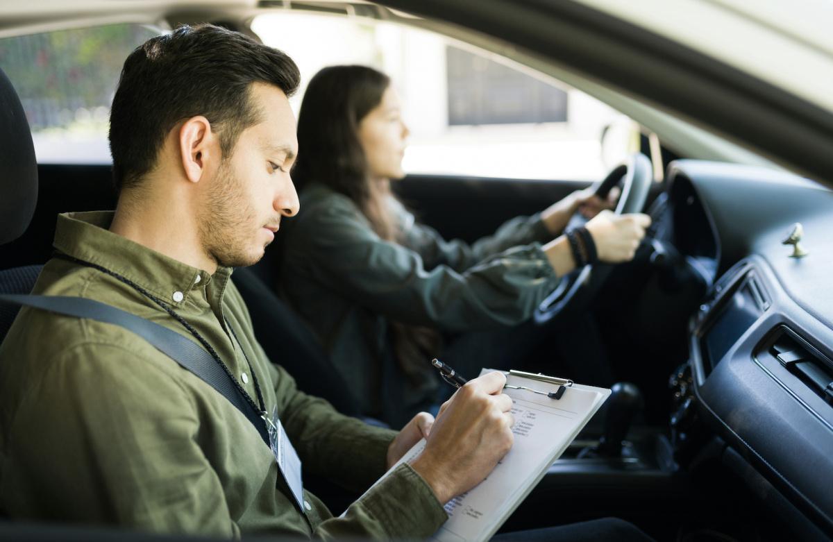Carburant : les auto-écoles des Alpes-Maritimes redoutent une hausse du prix des leçons Carburant : les auto-écoles des Alpes-Maritimes redoutent une hausse du prix des leçons